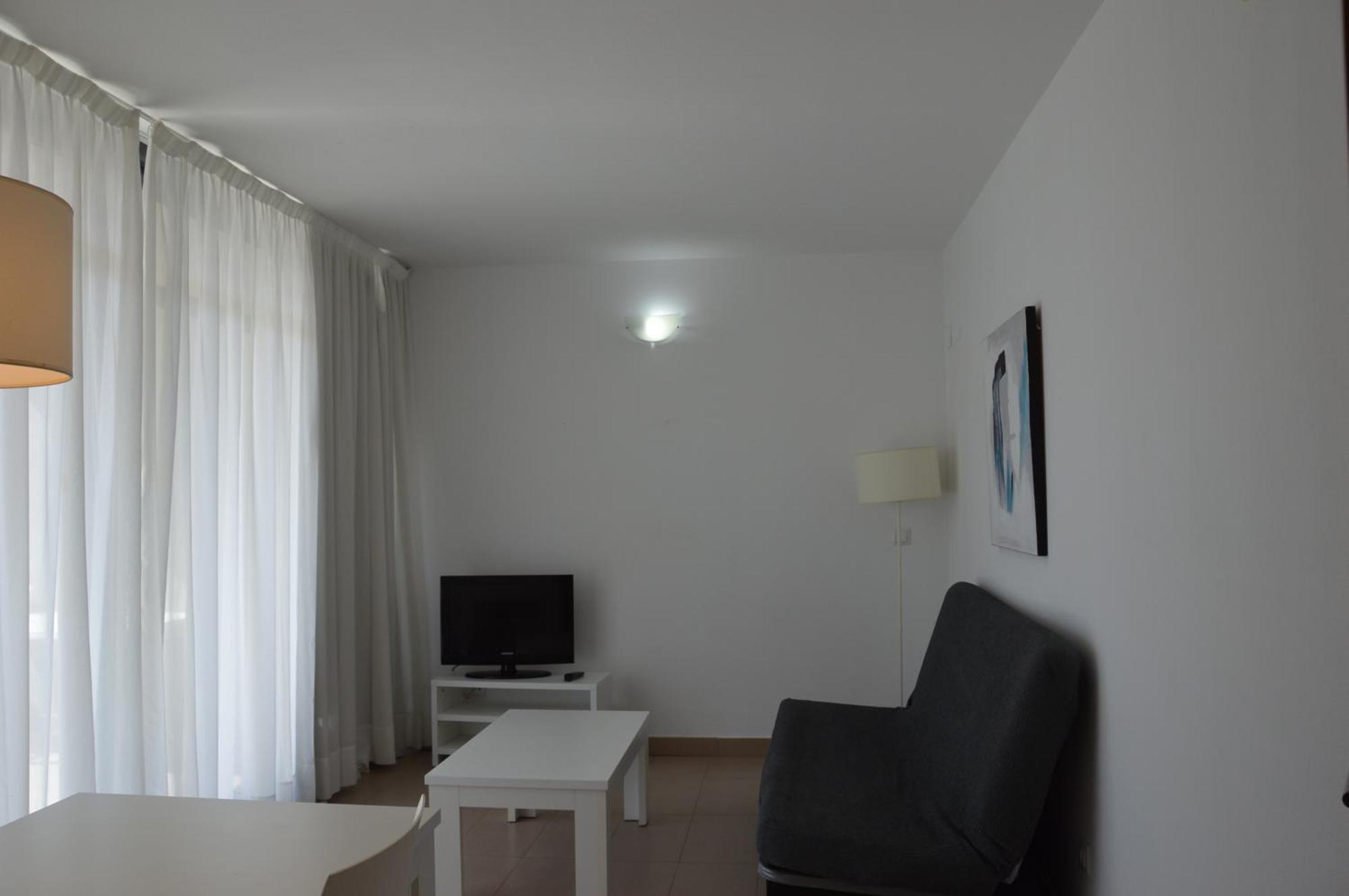 D'Oboe Marlovi Apt With Pool Μπένιντορμ Εξωτερικό φωτογραφία